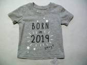 více - Nové tričko šedý melír nápis r.2019    6-9m