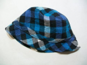 více - Bavl. klobouček modro-černě kostkovaný   obvod 48cm