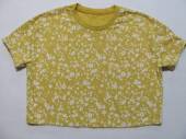 více - 1808 Krátké volné tričko medově žluté drobně květované  GEORGE  10 let  v.140