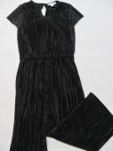 více - 2401 Splývavý kalhotový overal černý jemně plisovaný  PRIMARK   9-10 let  v.134/140