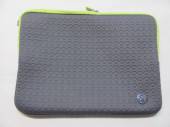 více - 2012 Neoprenový obal na menší počítač /laptop šedý s plastickým vzorem    33 x 25cm