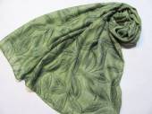 více - 0606 Lehký šál khaki s listy  F+F   180 x 86cm