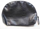více - 3006 Toaletní taštička černá s plastickým vzorem   21 x 16cm