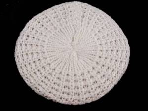 zvětšit obrázek - Dámský pletený baret  bílý