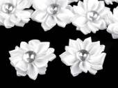 více - Saténový květ bílý s kamínkem    4cm