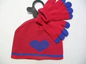 zvětšit obrázek - Přízová čepice + prstové rukavice růžovo-fialové  cca 2-3 roky     