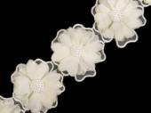 více - Tylový květ s perličkami  55mm  krémový