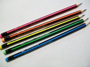 zvětšit obrázek - Trojhranná grafitová tužka neonová s pryží č.2 /HB/   5ks