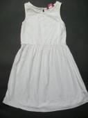 více - 1212 Bavl. tílkové šaty bílé madeirové sedlo  Y.D  5-6 let  v.110/116
