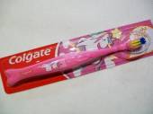 více - Extra měkký zubní kartáček  COLGATE  růžový s jednorožcem  2-5 let