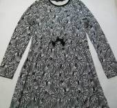 více - 1212 Bavl. šaty dl.rukáv černo-bílý vzor se zebrami  12-13 let  v.152/158