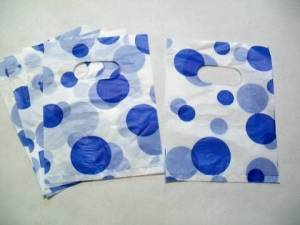 zvětšit obrázek - Mikrotenová taštička na drobnosti  13 x 18cm, bílá s modrým puntíkem   10ks