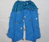 více - 1806 Kostýmové kalhoty modré zdobené plíšky  cca 4-5 let  