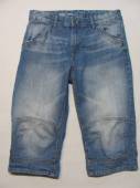 více - 1006 Delší riflové kraťasy   LINDEX   13-14 let   v.164